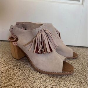 TOMS Suede Heels